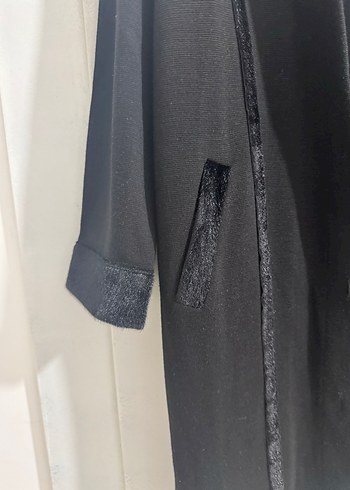 Siyah Uzun Kadın Kaban, Kürklü Detaylı - Görsel 3