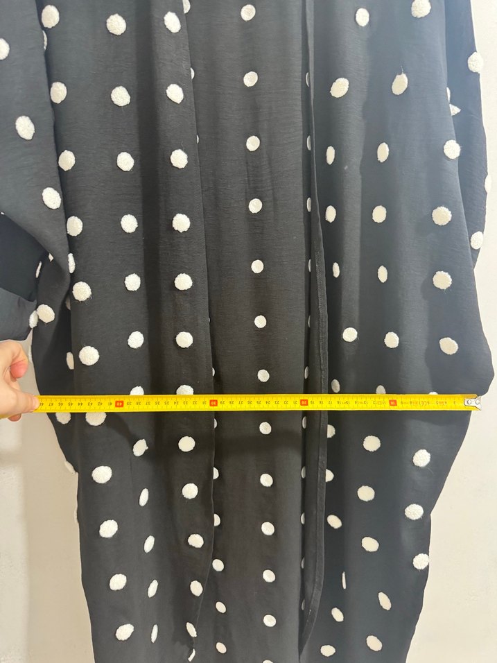 Uzun Kollu Düğmeli Siyah Puantiyeli Kimono - Görsel 3