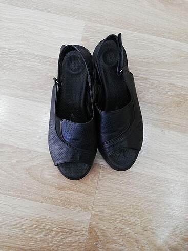 Pierrecardin deri sandalet