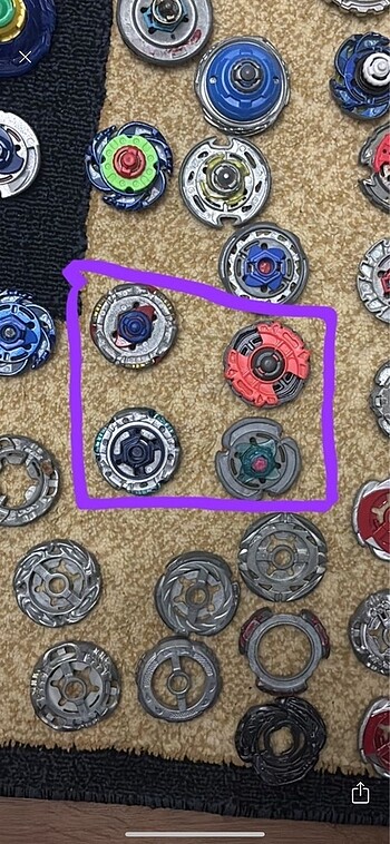 4 adet beyblade figürü