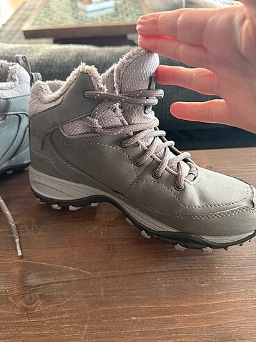 37 Beden gri Renk The north face kadın bot