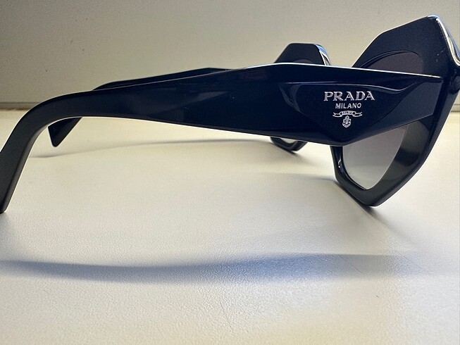 Beden siyah Renk Prada orijinal güneş gözlüğü