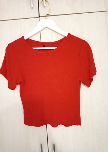 Kırmızı Mini Crop Top, Bisiklet Yaka, Kısa Kollu - Görsel 2