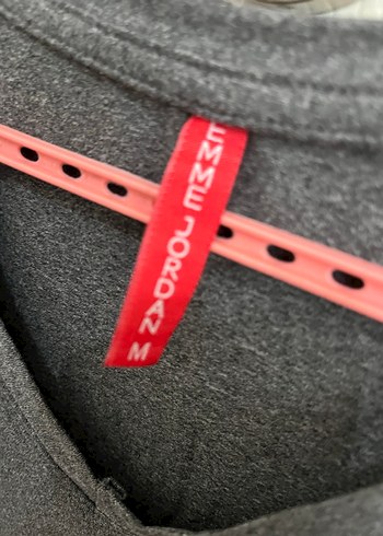 Kadın Gri V Yaka Kısa Kollu Tişört - Görsel 2