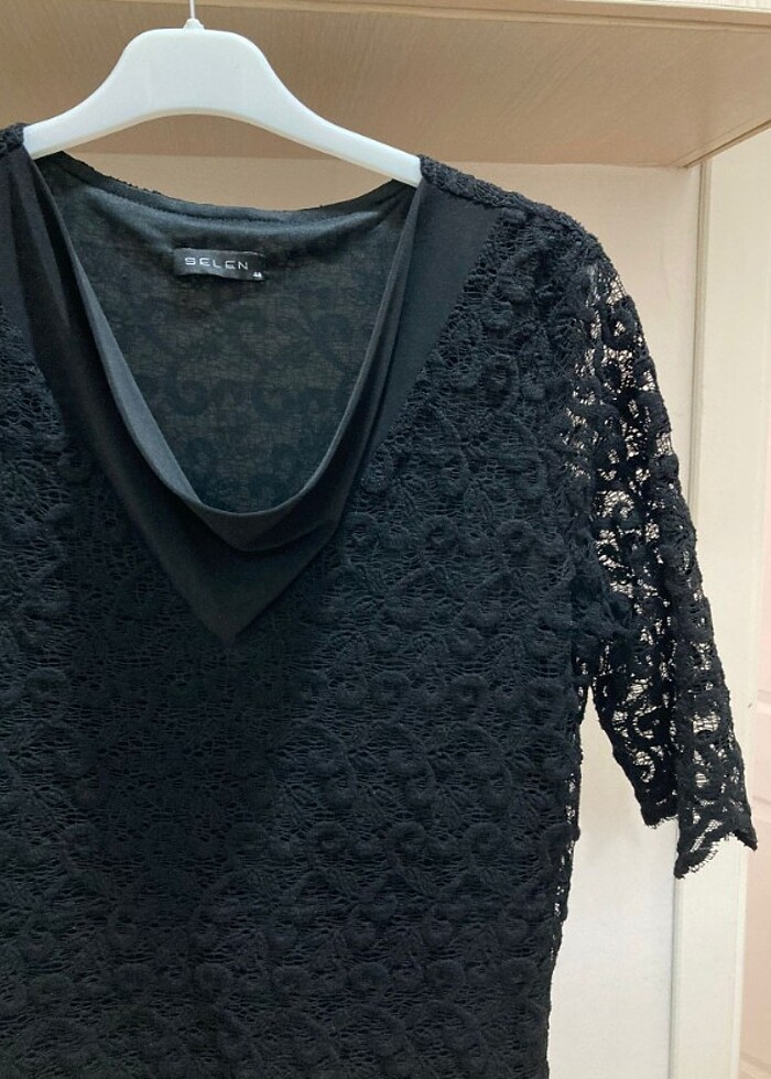 Selen marka dantel detaylı siyah elbise - Görsel 2