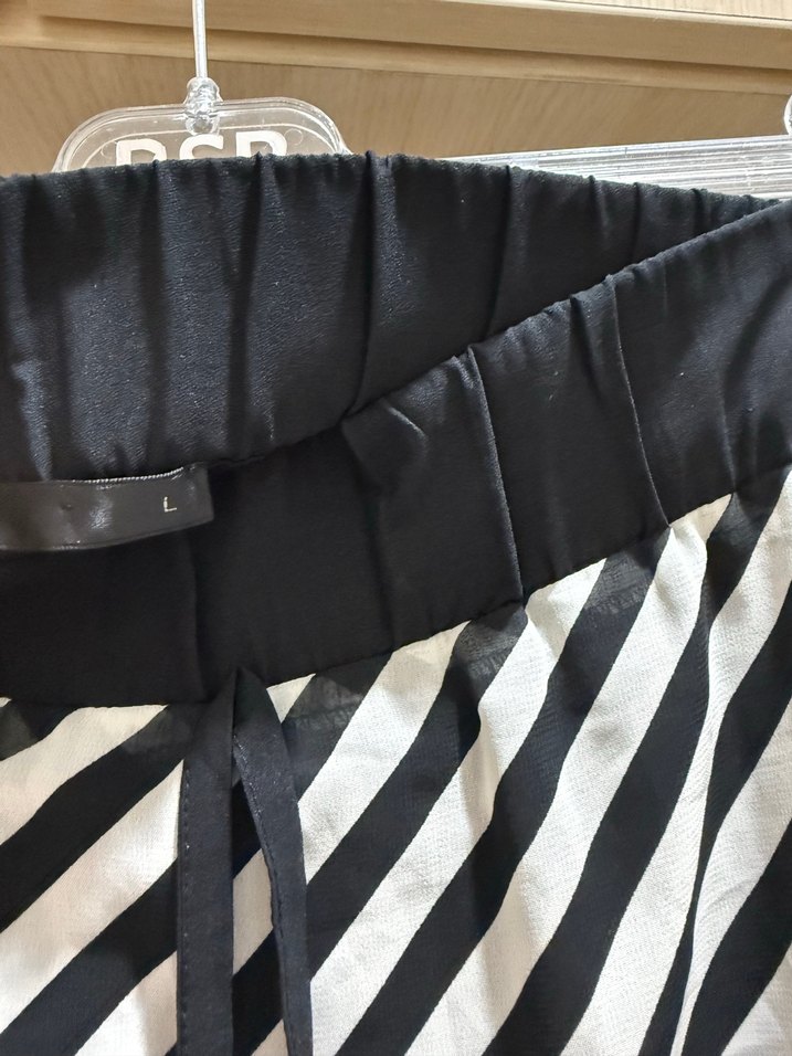 Gri Beyaz Çizgili Pilili Uzun Etek - Görsel 4