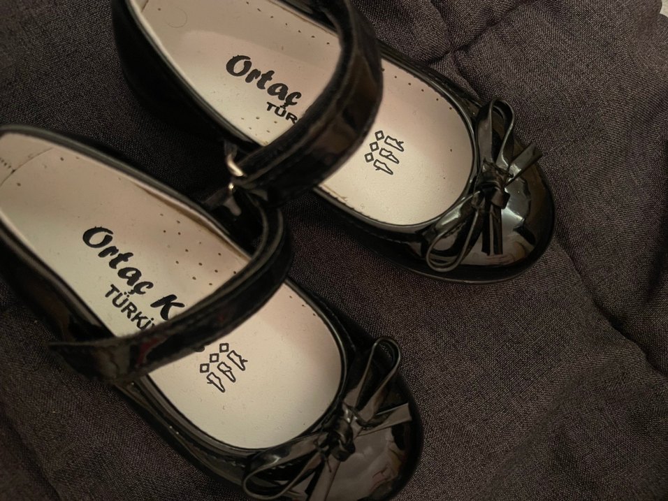 Kız Çocuk Siyah Rugan Babet Ayakkabı - Görsel 2