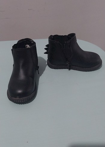 LcWaikiki Kız Çocuk Siyah Punk Tarzı Kürklü Bot - Görsel 2