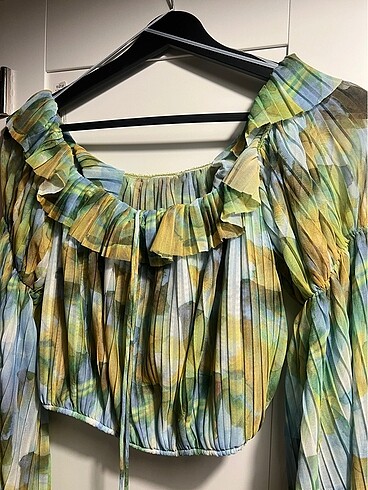 Zara Omzu Açık Bluz