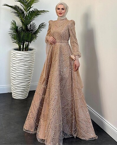 Pınar Şems Kraliçe Model