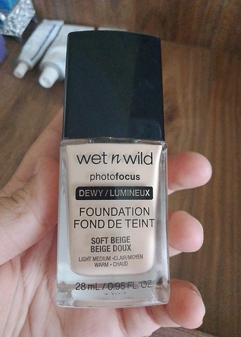 Wet n Wild Photofocus Likit Fondöten Soft Beige