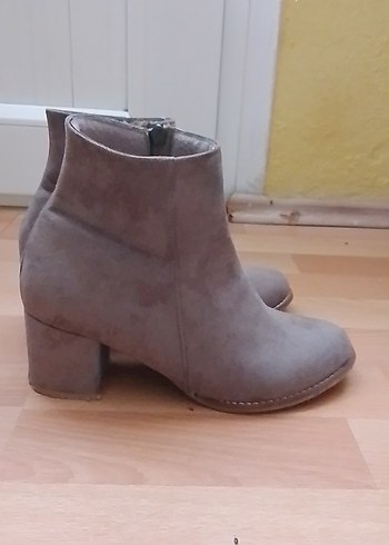 Zara Süet Kadın Botu, Tokalı, Kalın Topuklu