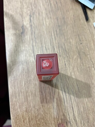 Beden maybelline teddy tint