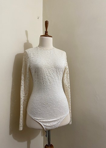 Dantel Detaylı Beyaz Yüksek Yakalı Kadın Bluz - Görsel 2