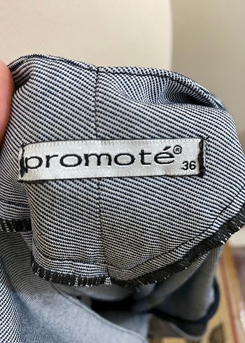 Navy V Yaka Kolsuz Nakışlı Elbise - Görsel 3