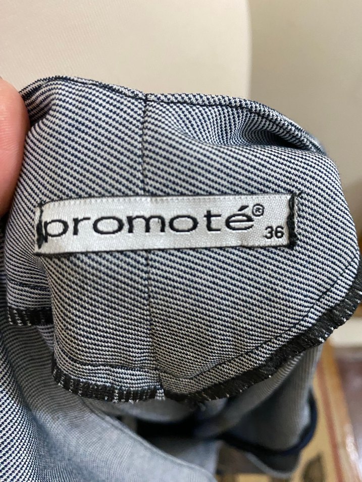 Navy V Yaka Kolsuz Nakışlı Elbise - Görsel 3