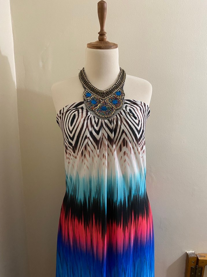 Boncuk Detaylı Renkli Uzun Straplez Elbise - Görsel 3