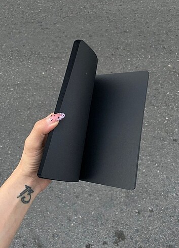 Siyah Yapraklı Defter