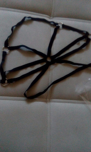 Zara Bralet etiketli 