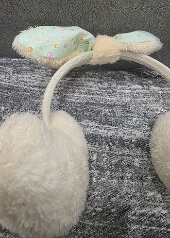 Beyaz Peluş Kulaklık Saç Bandı - Görsel 5