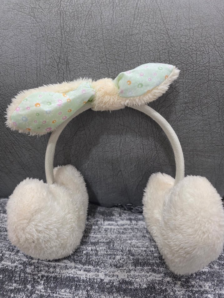 Beyaz Peluş Kulaklık Saç Bandı - Görsel 2