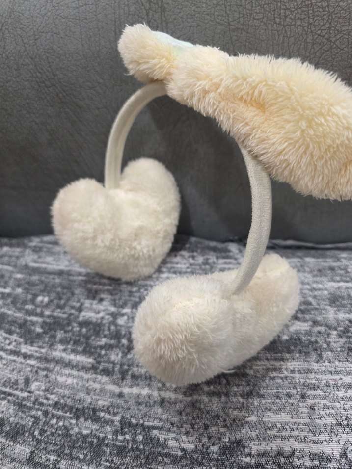 Beyaz Peluş Kulaklık Saç Bandı - Görsel 3