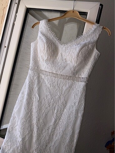 Beyaz elbise