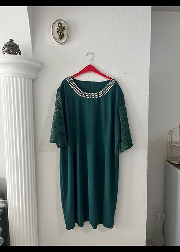 Yeşil kolları dantelli inci ve taş detaylı Kadın Uzun Elbise