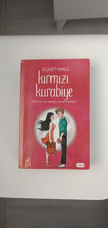 Kırmızı kurabiye