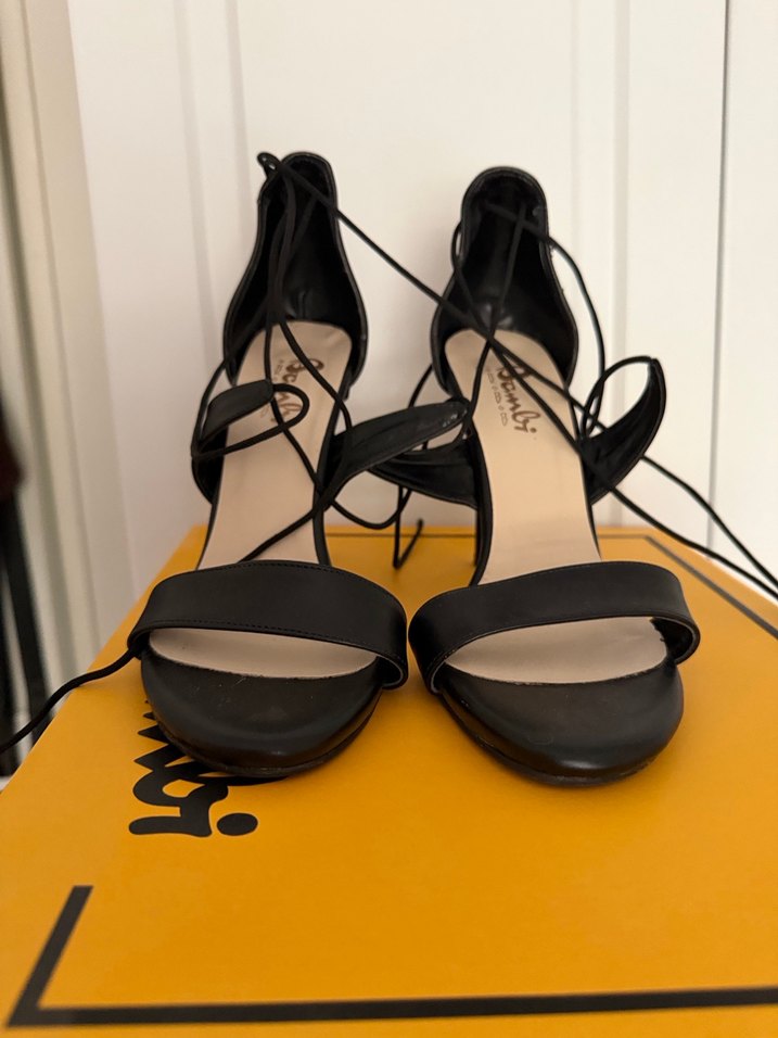 Bambi Siyah Bağcıklı Stiletto Topuklu Ayakkabı - Görsel 2