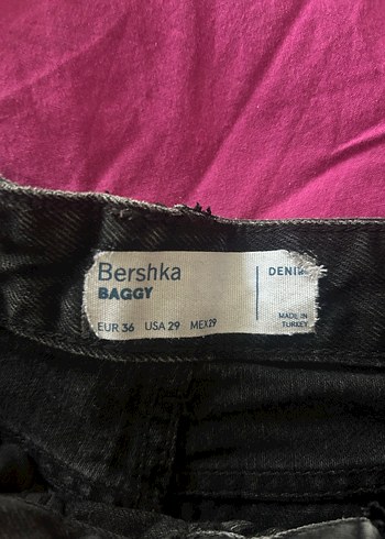 Bershka Yırtık Kot Pantolon - Görsel 3