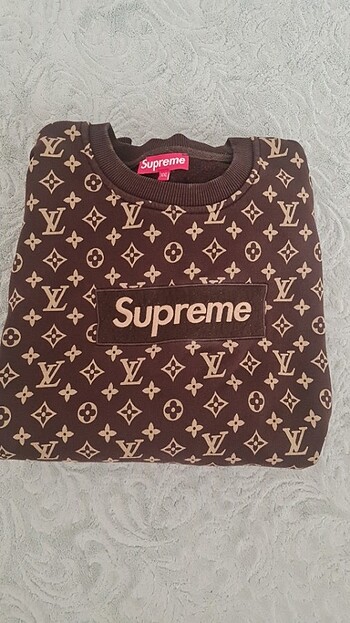 Supreme sweat