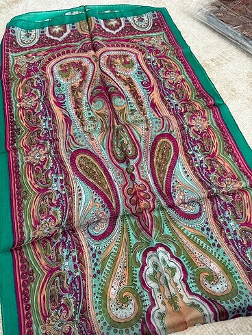 Hint İpeği Şal