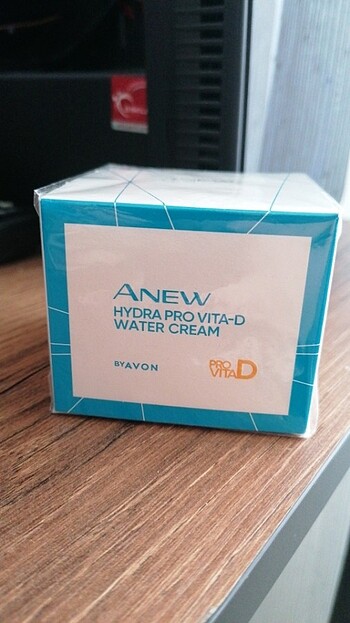 Anew hydra pro vita d krem