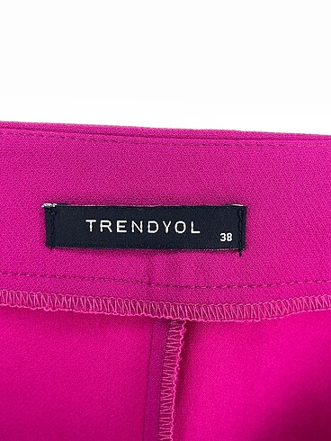 38 Beden çeşitli Renk Trendyol & Milla Mini Şort %70 İndirimli.