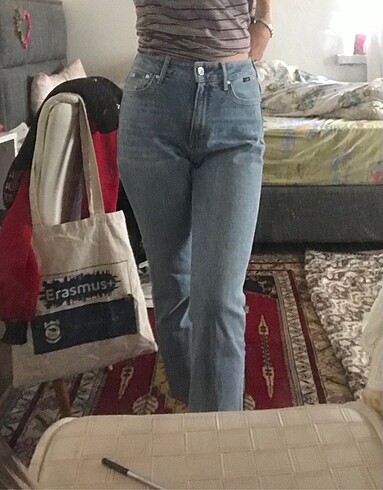 34 Beden mavi Renk Mavi jean