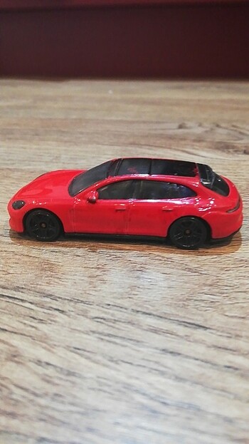 Beden Hot Wheels Porsche Panamera Turbo S E-Hybrid Sport Turismo