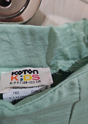 düğmeli krem crop gömlek yeşil şort - Görsel 4