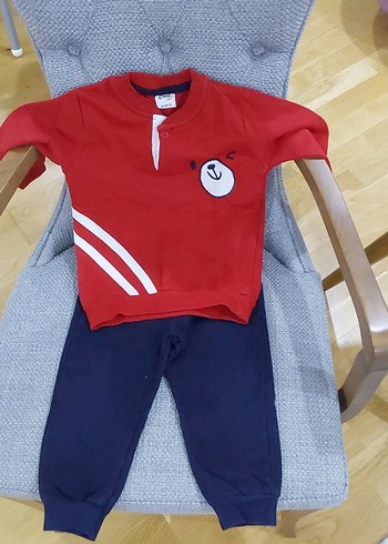 Kırmızı Baskılı Erkek Bebek Takımı