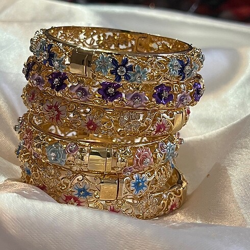 Saten gold kelepçe