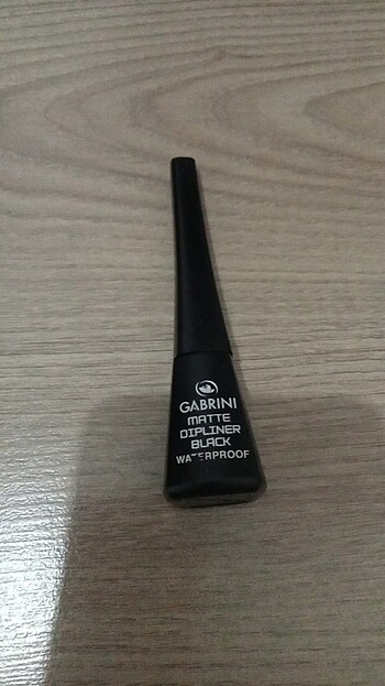 Çok az kullanılmış eyeliner