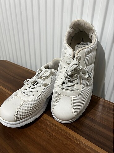 Kinetix beyaz spor ayakkabı