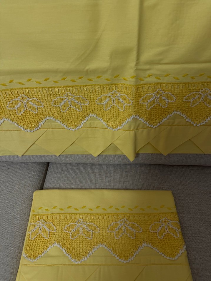 Sarı Nakışlı yastık kılıfı - Görsel 2