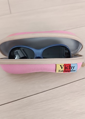 VİCHY marka unisex çocuk güneş gözlüğü Velcro Kılıf - Görsel 4