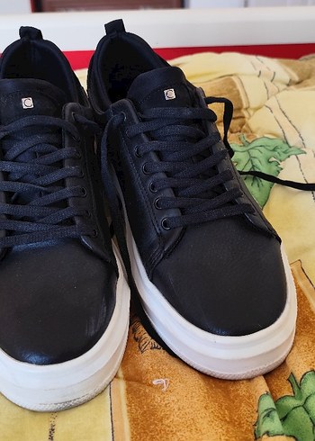 Conteyner Deri Görünümlü Sneaker Ayakkabı