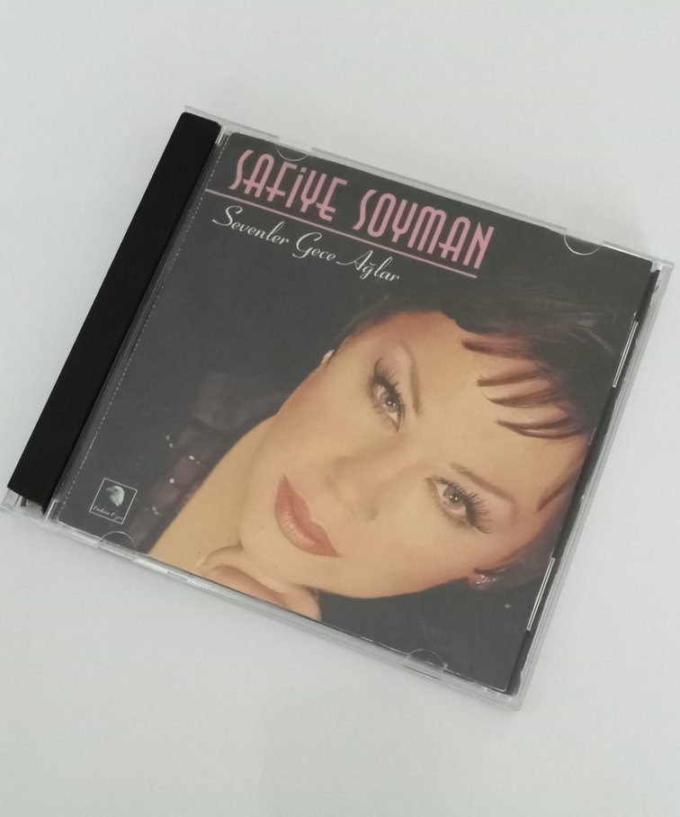 Safiye Soyman - Sevenler Gece Ağlar CD - Görsel 2