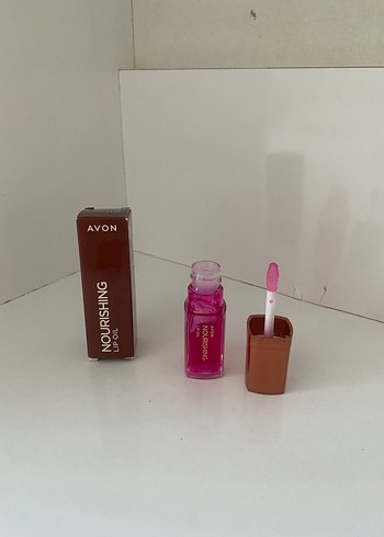 AVON Besleyici Pembe Dudak Parlatıcısı