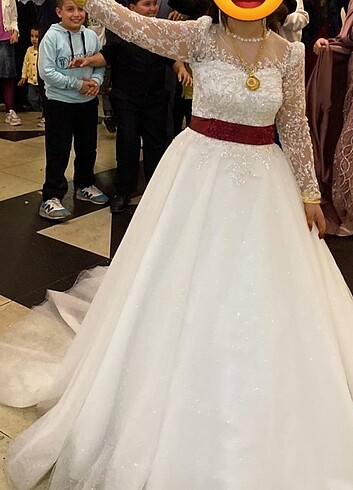 Taşlı simli gelinlik