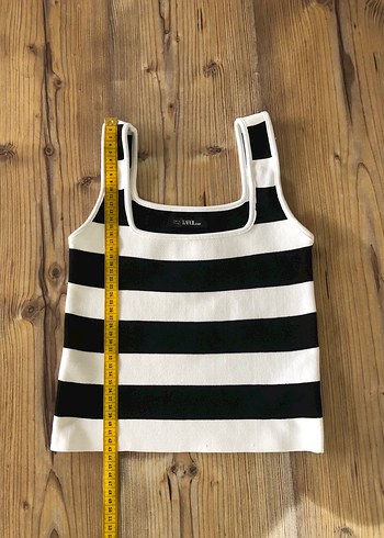 Siyah Beyaz Çizgili Crop Top - Görsel 4