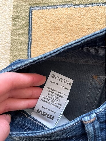 26 Beden mavi Renk Mavi jean